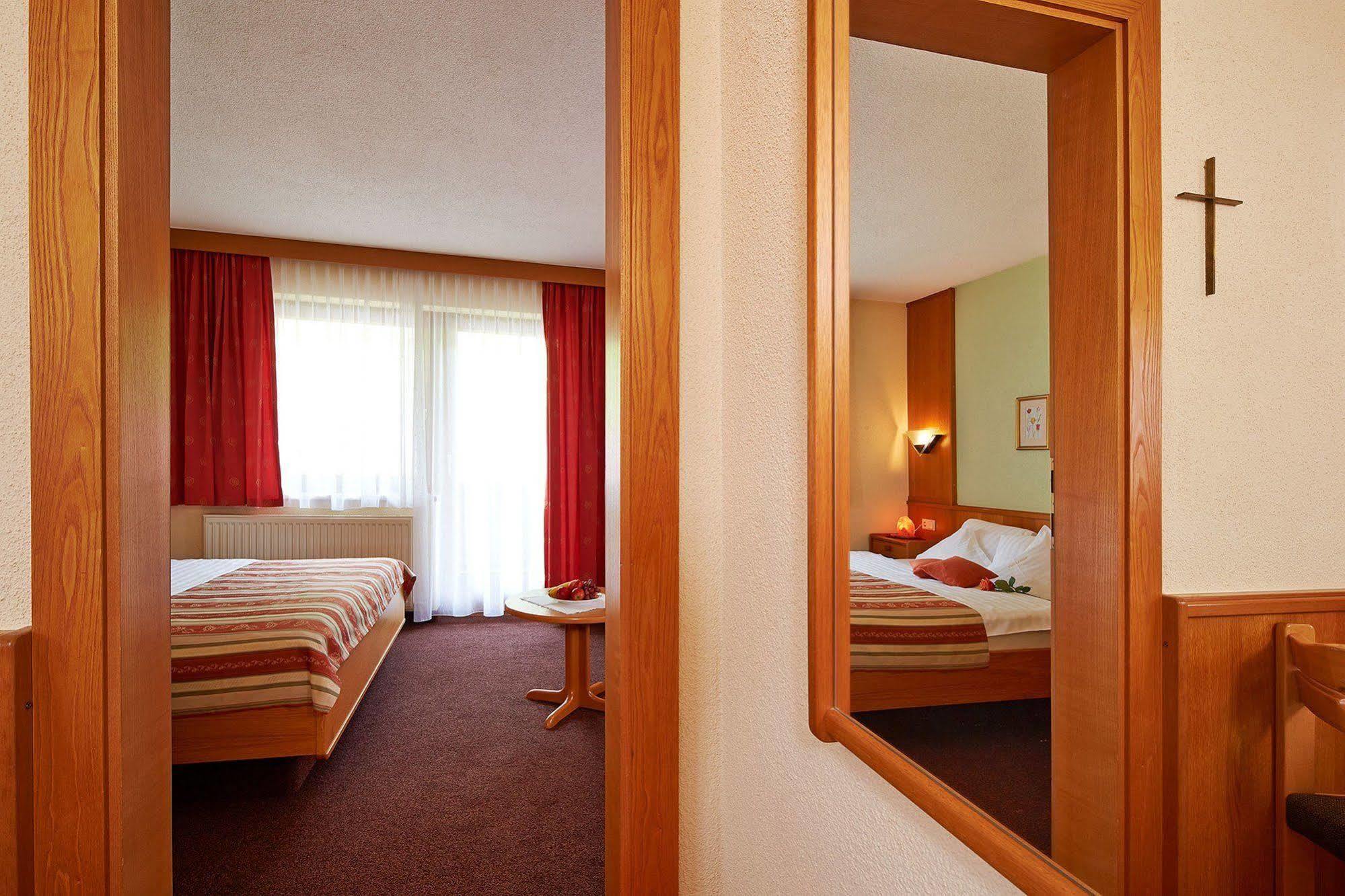 Hotel Garni Romantika Санкт-Леонхард-им-Пицталь Экстерьер фото
